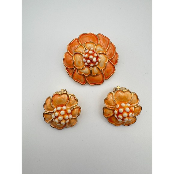 Hollycraft Jewelry - Vtg Hollycraft Brooch Orange Hydrangea Flower & Clip Enamel Earrings Set